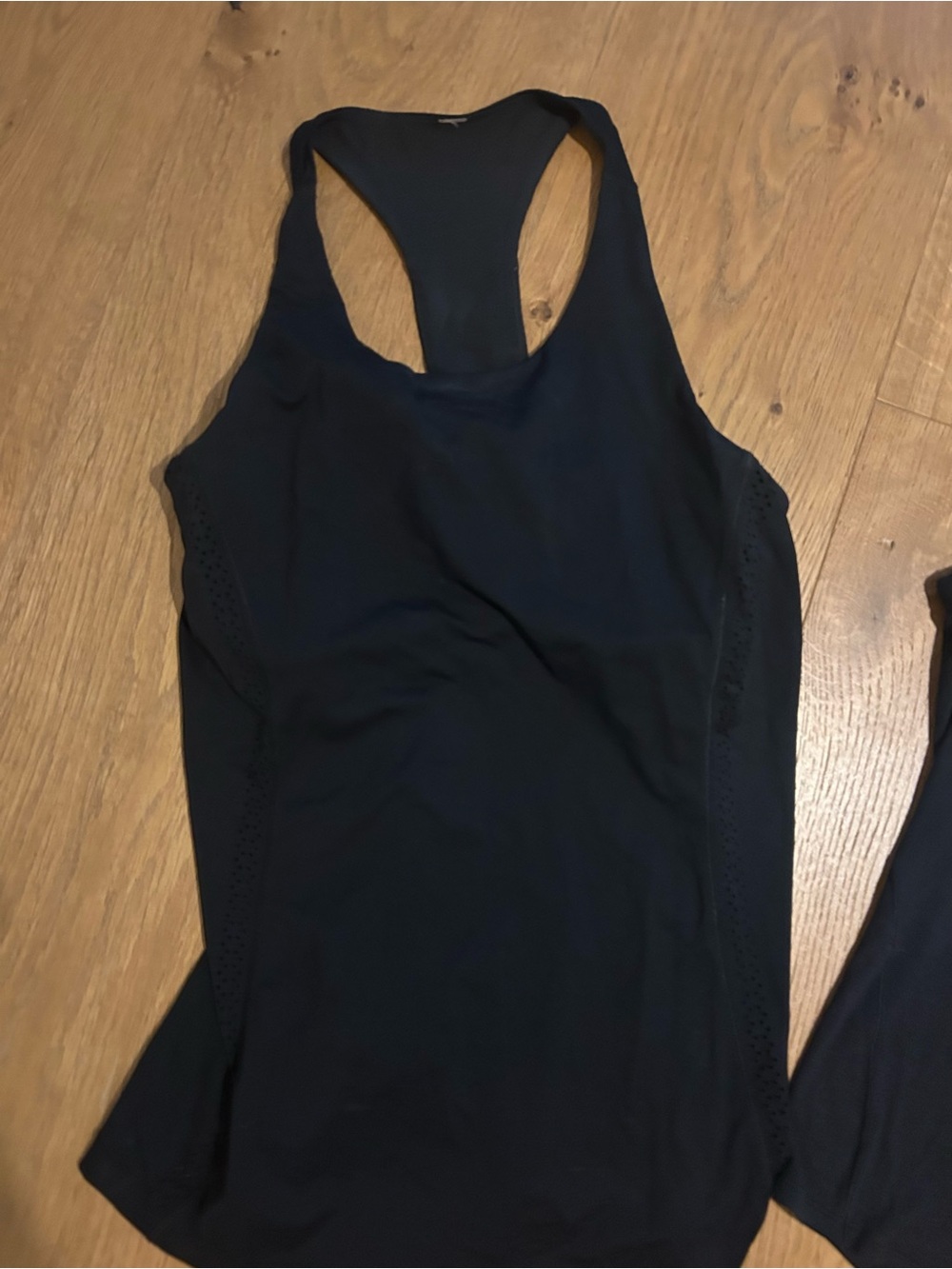lululemon athletica 3x Performance Tank Top - Picture 3 of 6